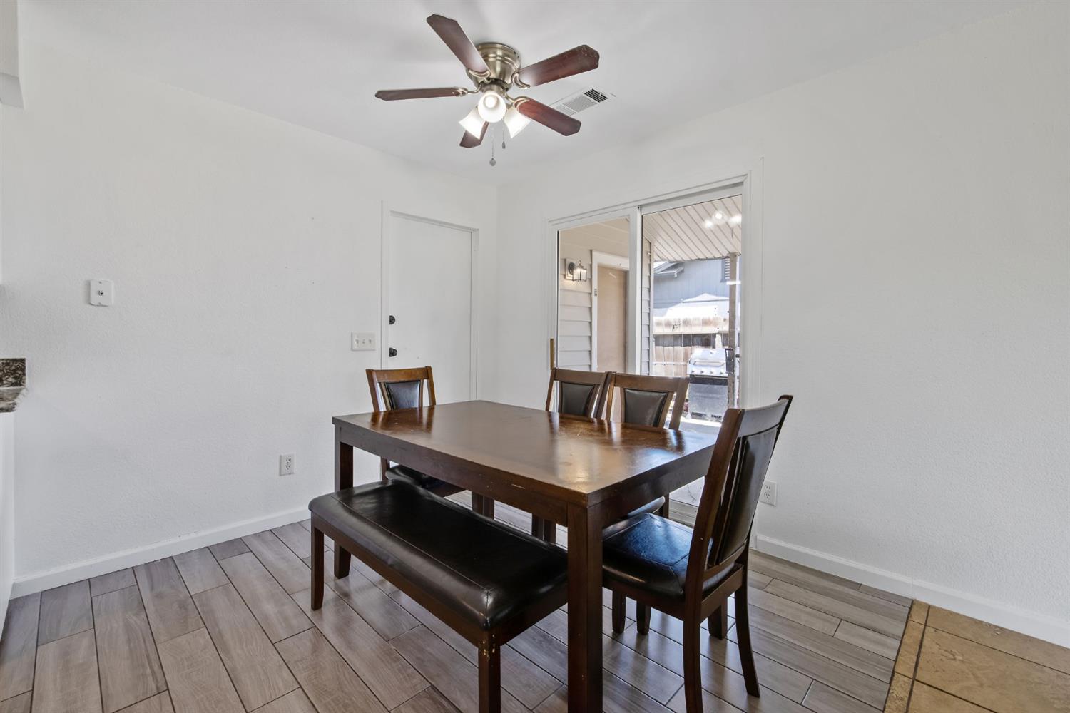 14291 Rosemary Cir, Armona, CA 93202