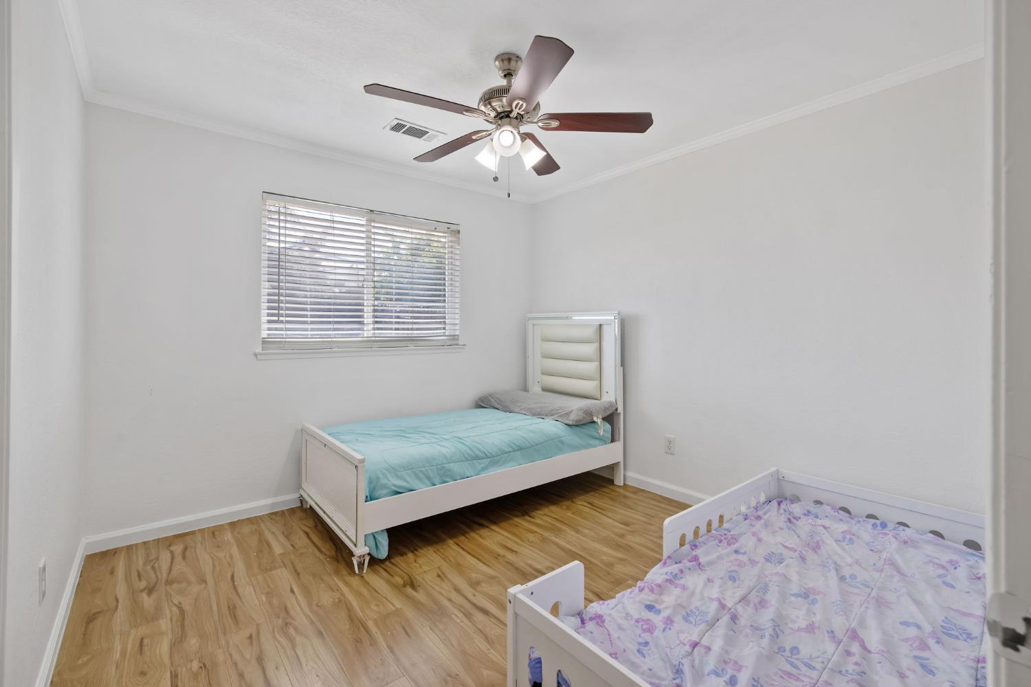 14291 Rosemary Cir, Armona, CA 93202