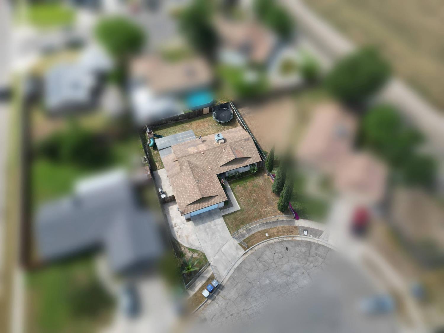 14291 Rosemary Cir, Armona, CA 93202