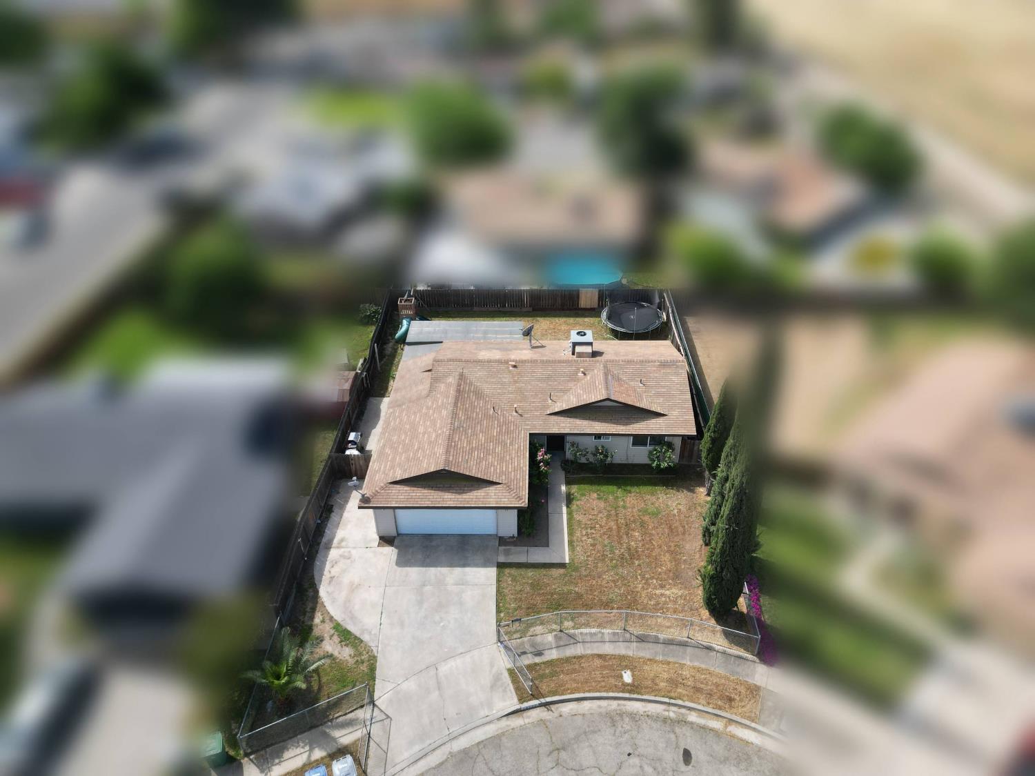 14291 Rosemary Cir, Armona, CA 93202