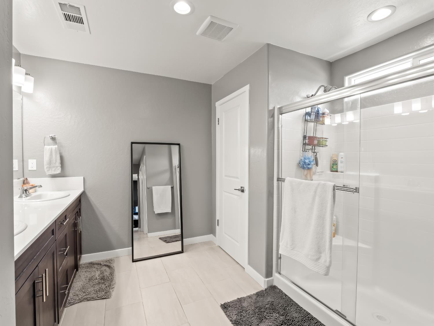 4198 N Reed Ave, Fresno, CA 93723