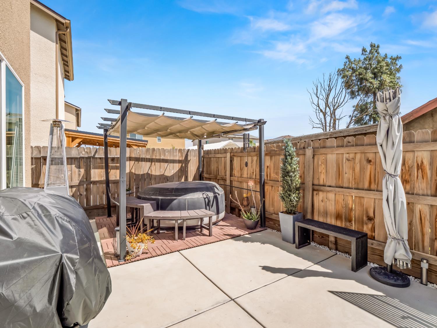 4198 N Reed Ave, Fresno, CA 93723