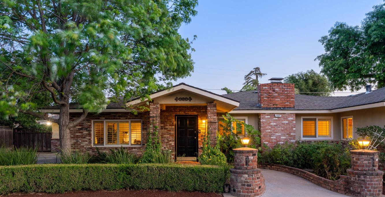 1027 W Rialto Ave, Fresno, CA 93705