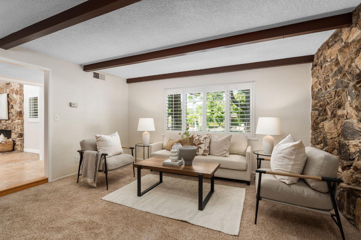 1027 W Rialto Ave, Fresno, CA 93705