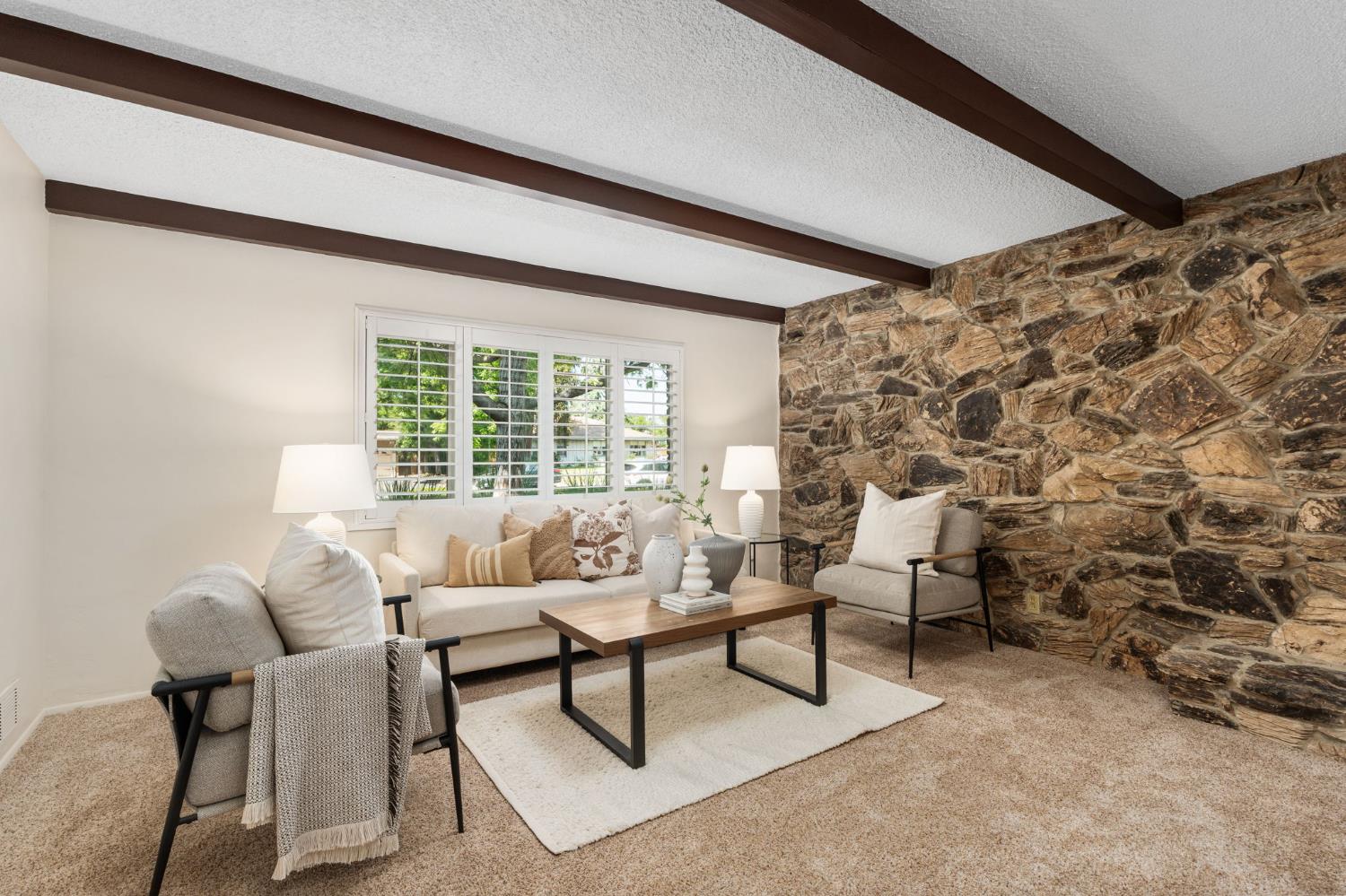 1027 W Rialto Ave, Fresno, CA 93705