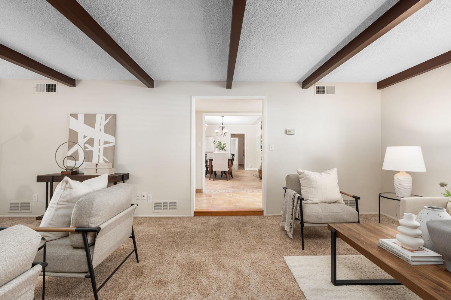 1027 W Rialto Ave, Fresno, CA 93705