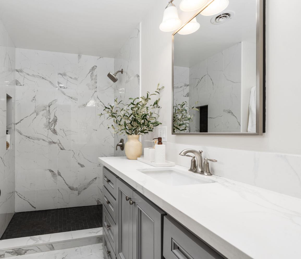 1027 W Rialto Ave, Fresno, CA 93705