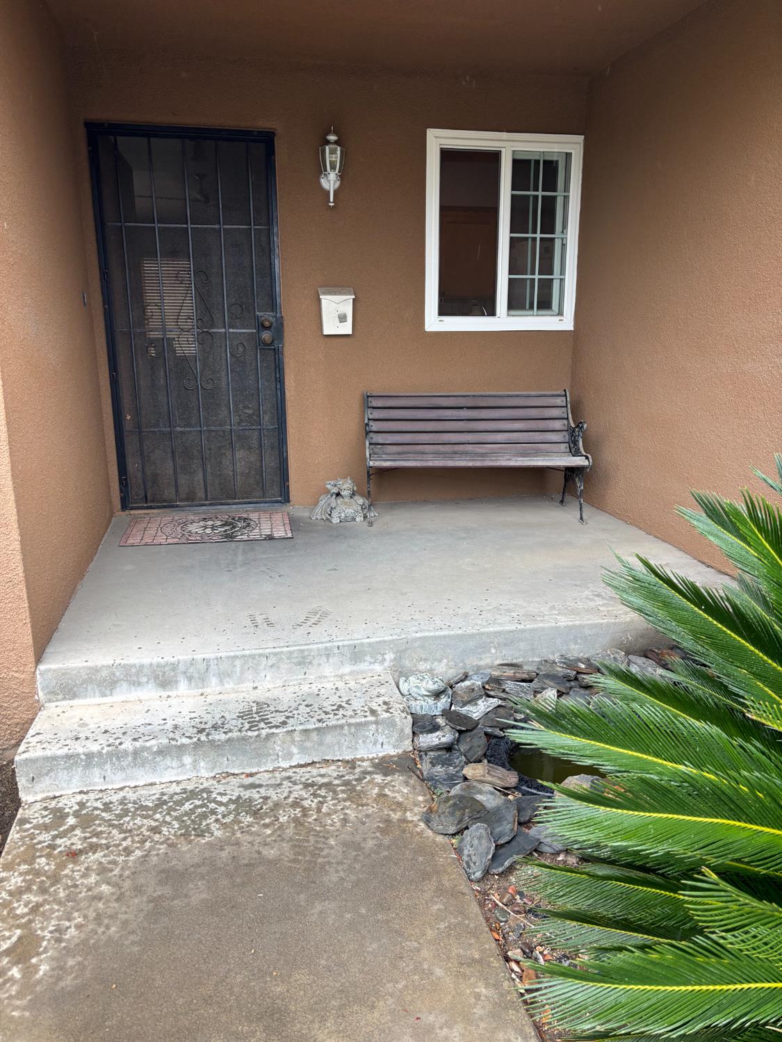 295 W Swift Ave, Clovis, CA 93612