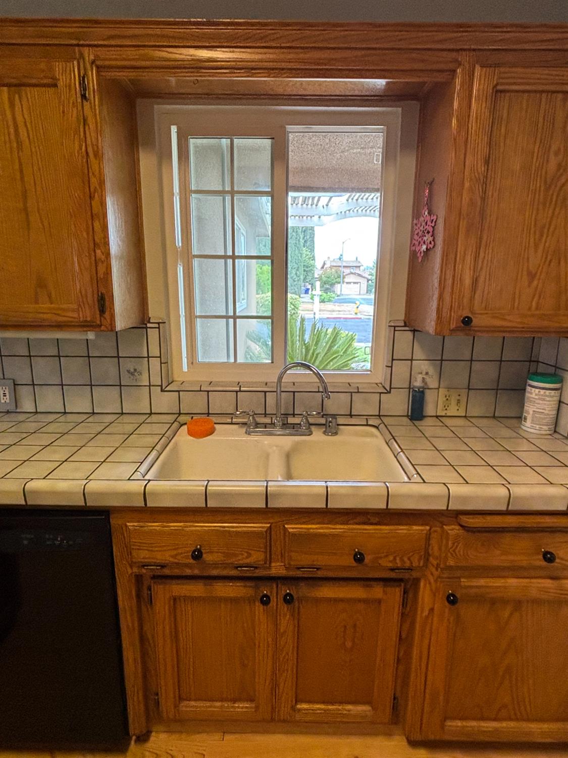 295 W Swift Ave, Clovis, CA 93612