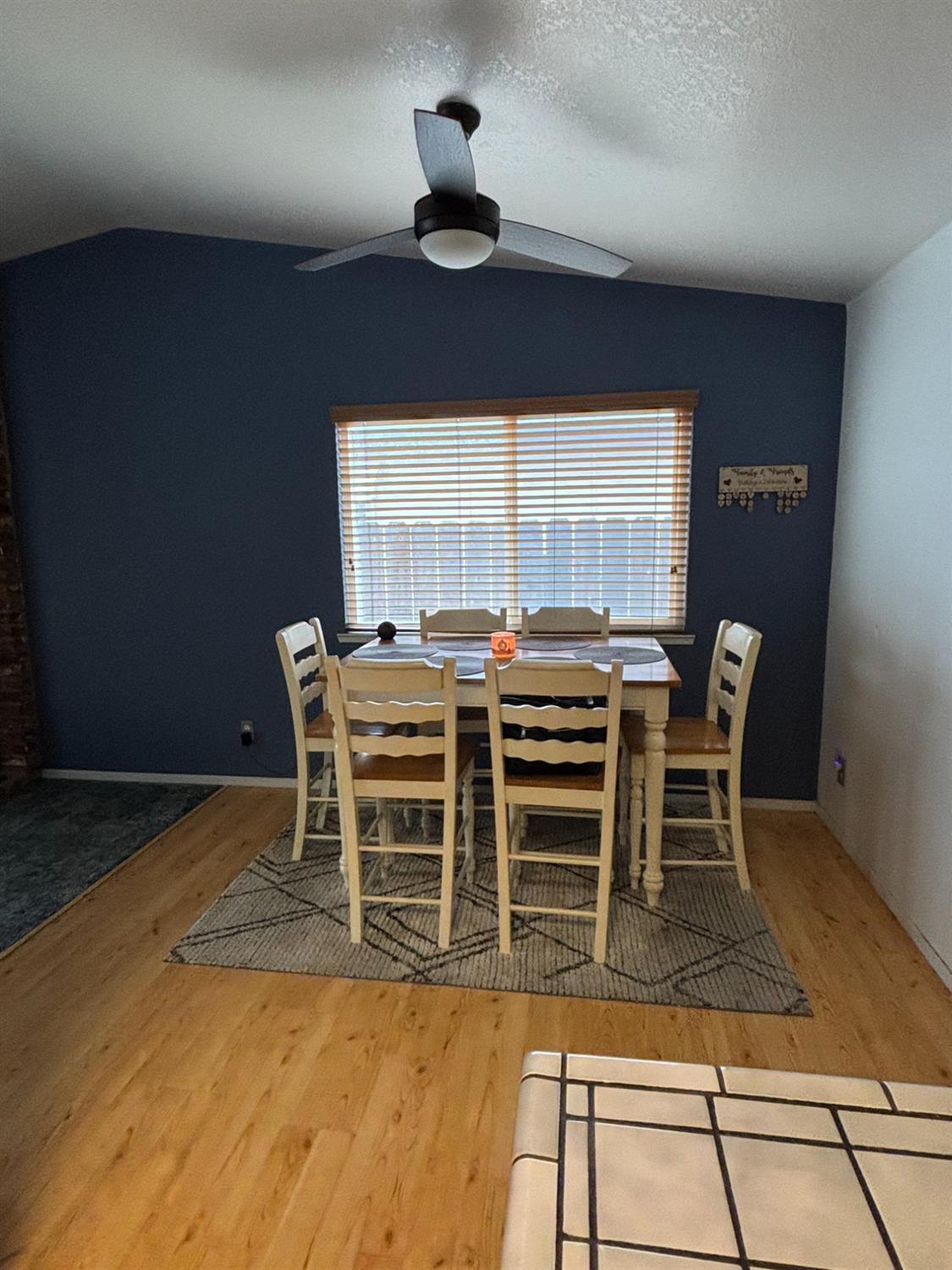 295 W Swift Ave, Clovis, CA 93612