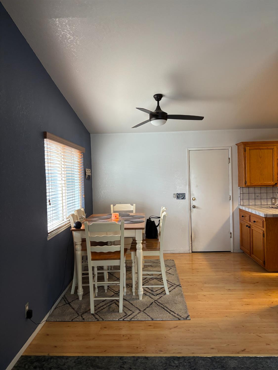 295 W Swift Ave, Clovis, CA 93612