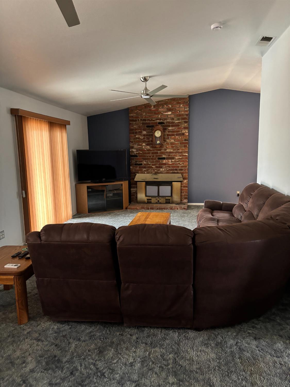 295 W Swift Ave, Clovis, CA 93612