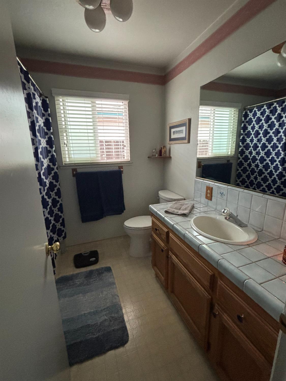 295 W Swift Ave, Clovis, CA 93612