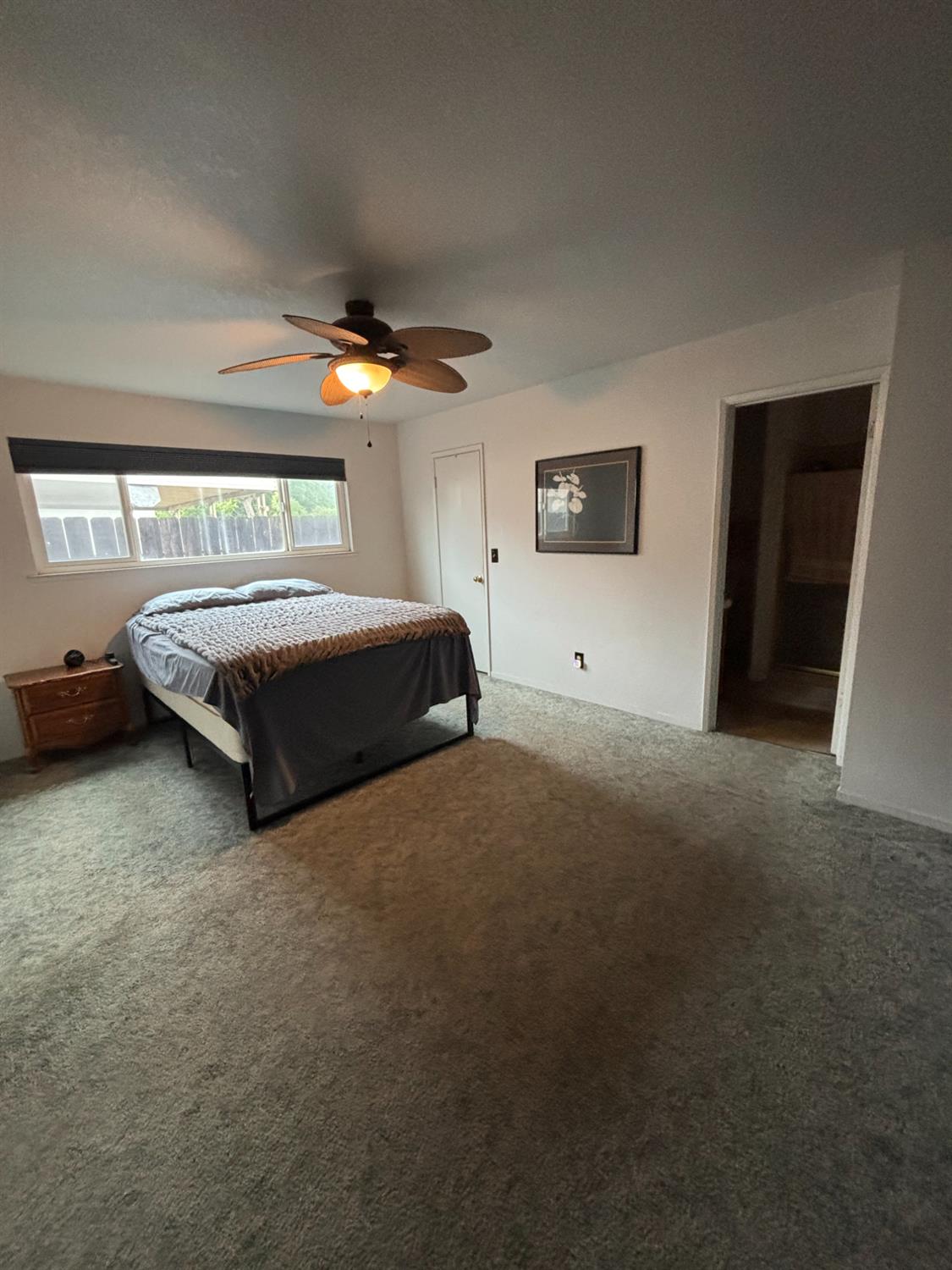 295 W Swift Ave, Clovis, CA 93612