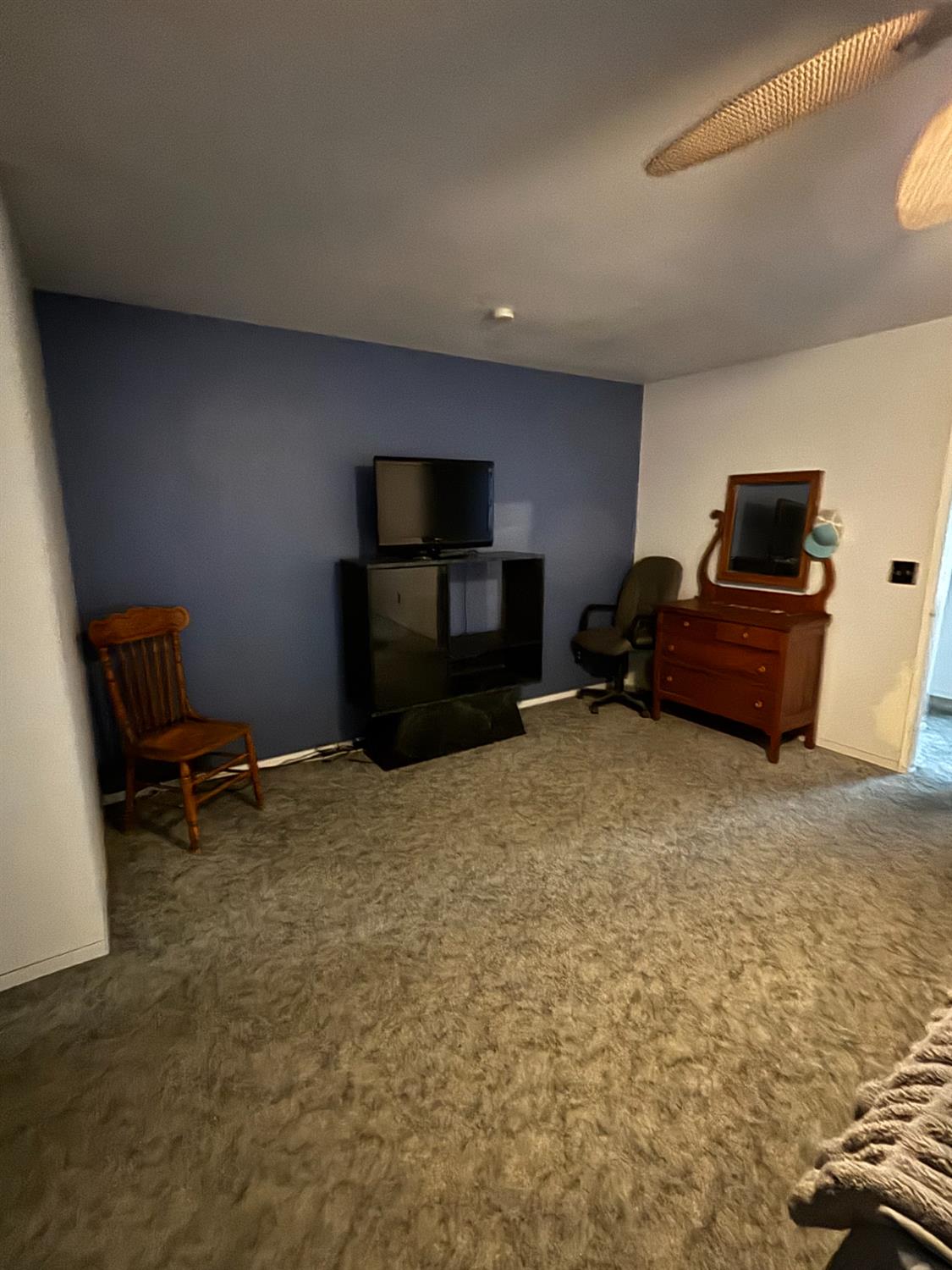 295 W Swift Ave, Clovis, CA 93612