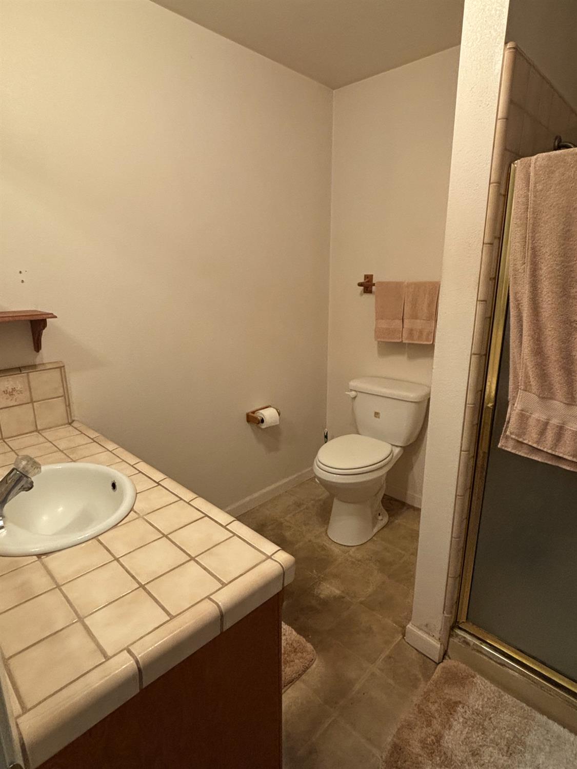 295 W Swift Ave, Clovis, CA 93612