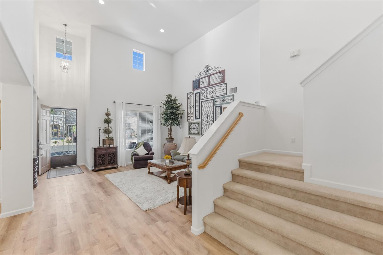 3046 Indianapolis Ave, Clovis, CA 93619