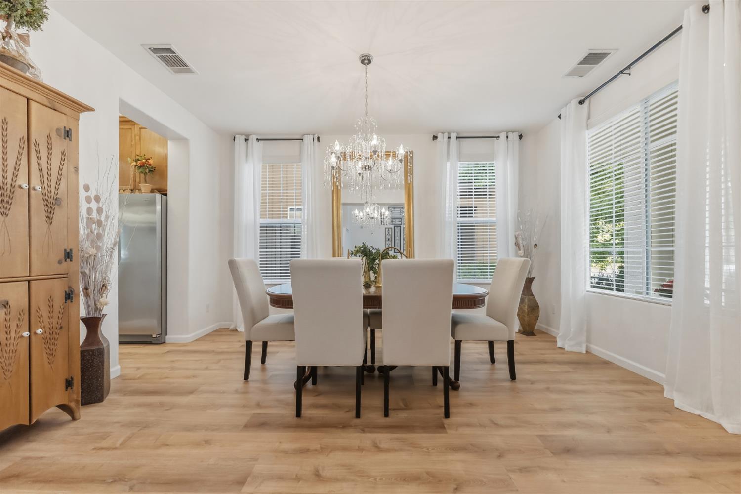 3046 Indianapolis Ave, Clovis, CA 93619