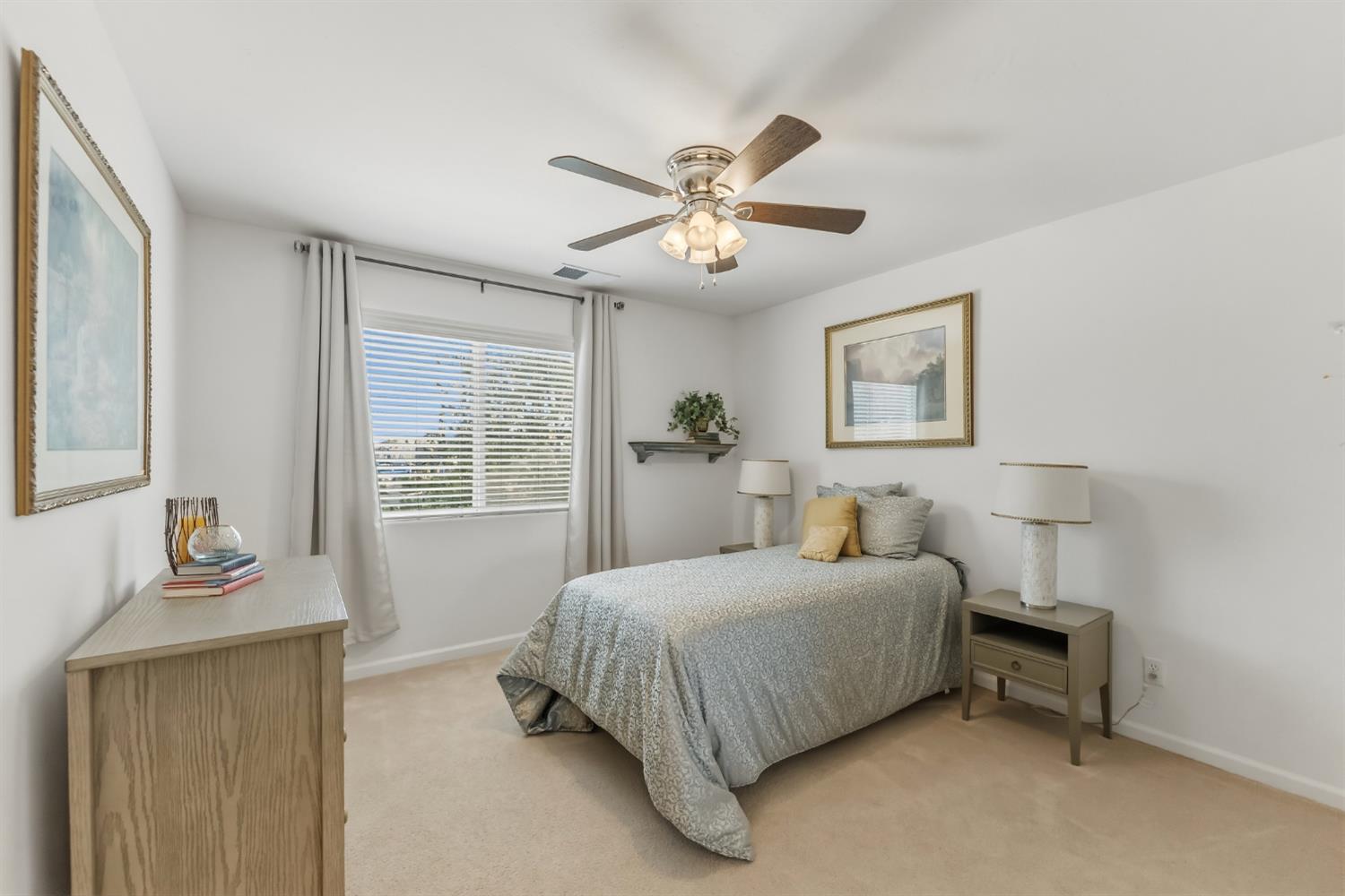 3046 Indianapolis Ave, Clovis, CA 93619