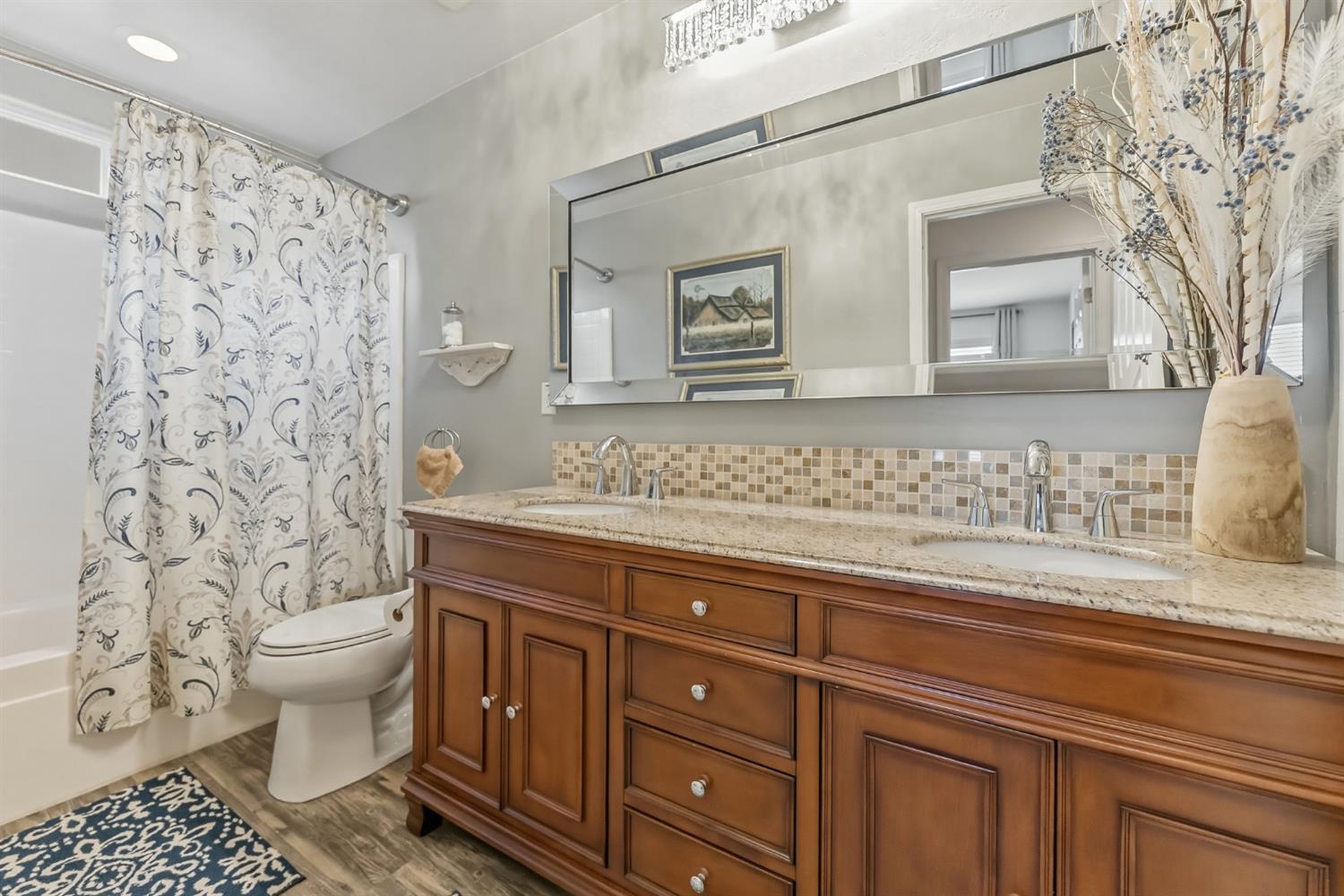 3046 Indianapolis Ave, Clovis, CA 93619