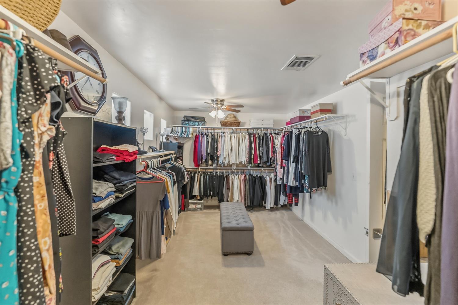 3046 Indianapolis Ave, Clovis, CA 93619