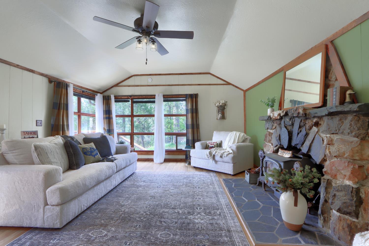53213 Road 432, Bass Lake, CA 93604