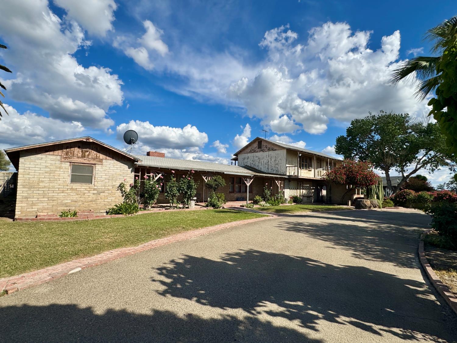 15326 S Dickenson Ave, Riverdale, CA 93656