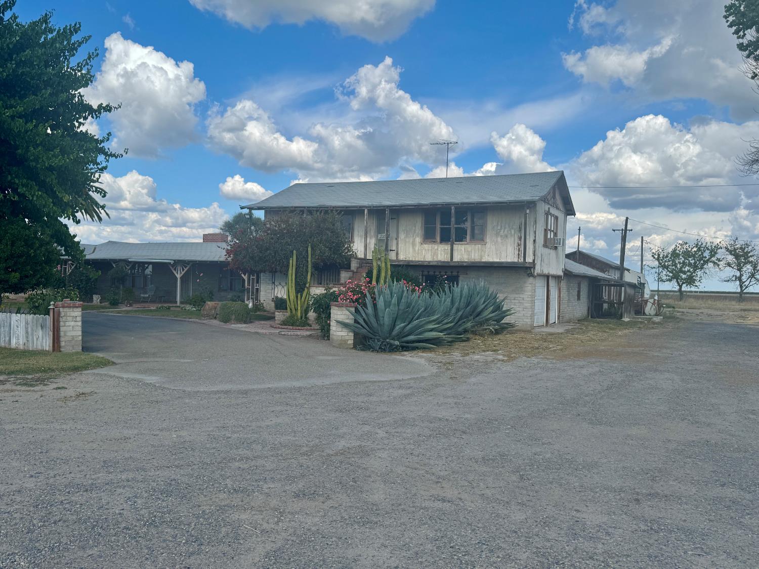 15326 S Dickenson Ave, Riverdale, CA 93656