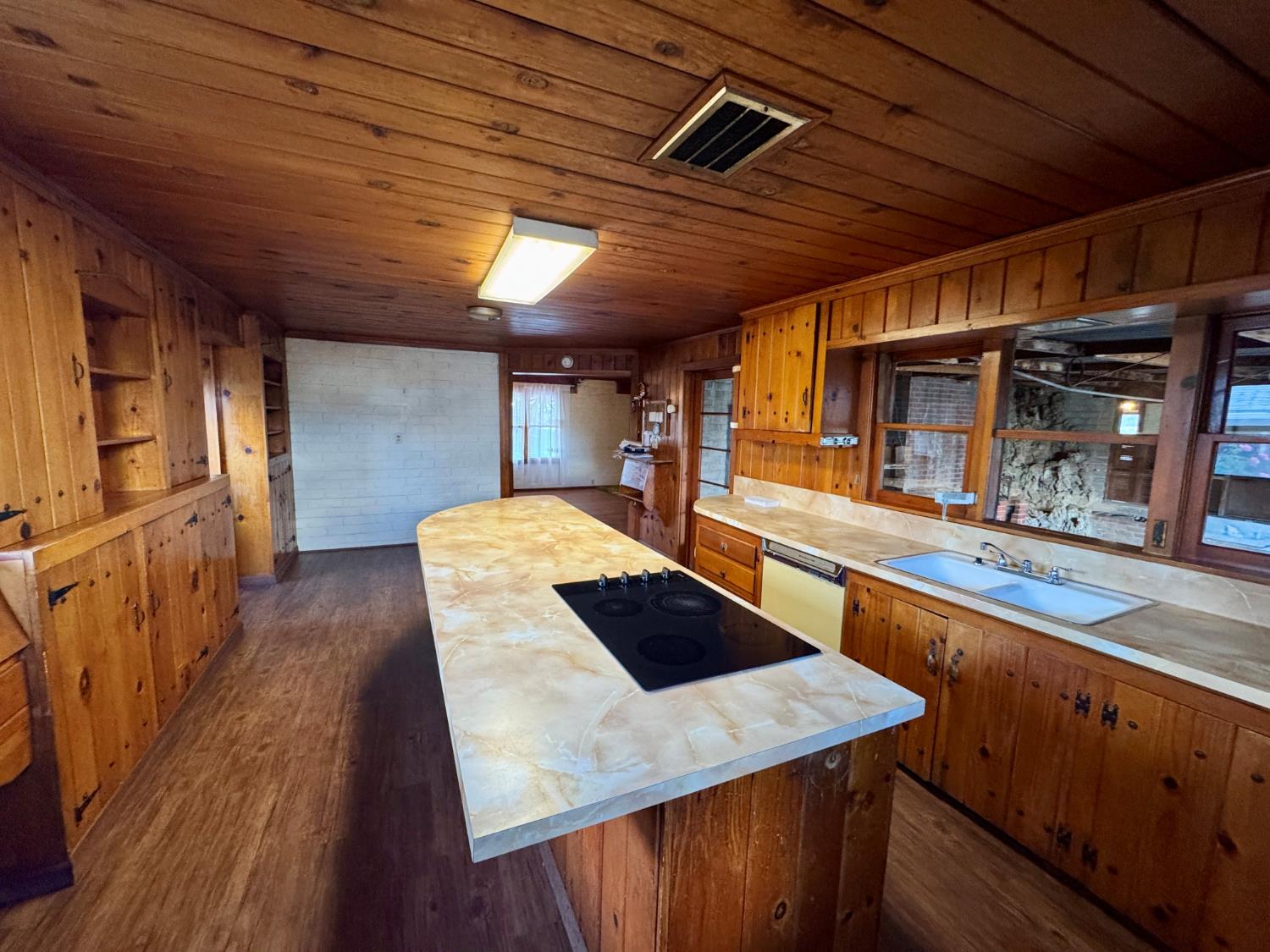 15326 S Dickenson Ave, Riverdale, CA 93656