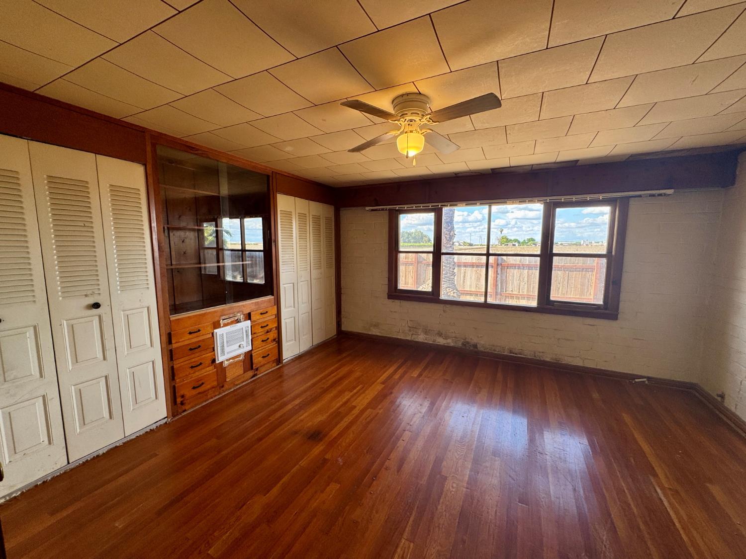 15326 S Dickenson Ave, Riverdale, CA 93656