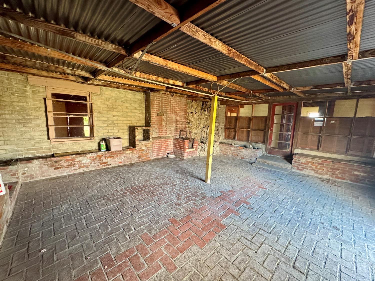 15326 S Dickenson Ave, Riverdale, CA 93656