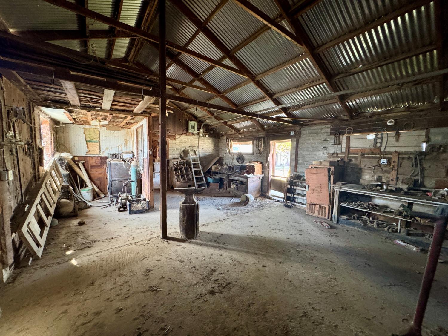 15326 S Dickenson Ave, Riverdale, CA 93656