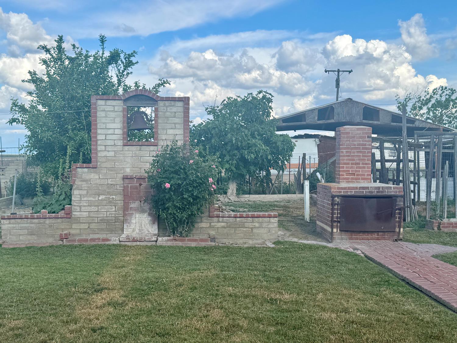 15326 S Dickenson Ave, Riverdale, CA 93656