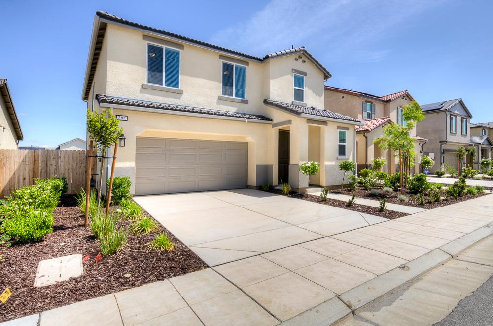 291 Lucas Ave S, Madera, CA 93636