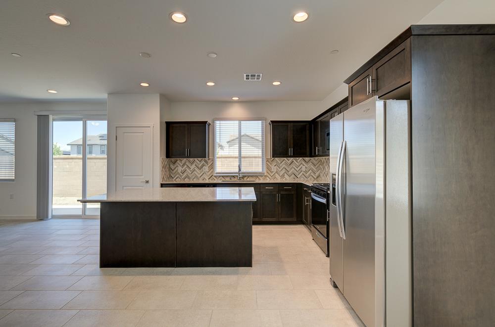 291 Lucas Ave S, Madera, CA 93636