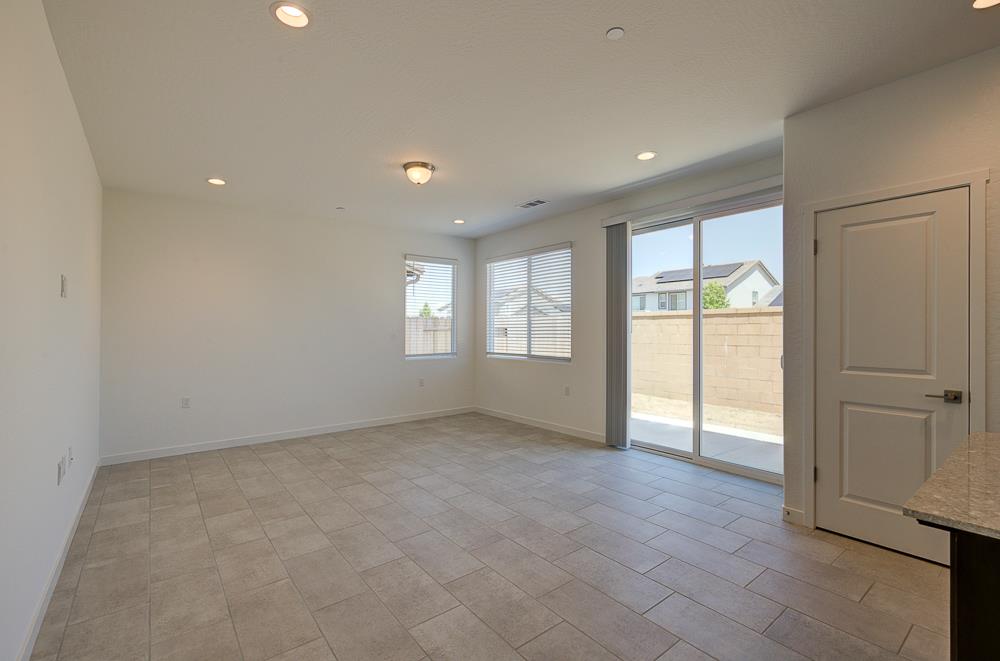 291 Lucas Ave S, Madera, CA 93636