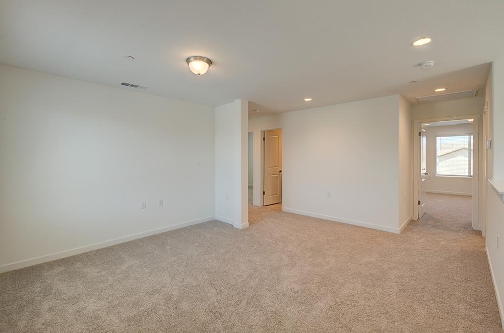 291 Lucas Ave S, Madera, CA 93636