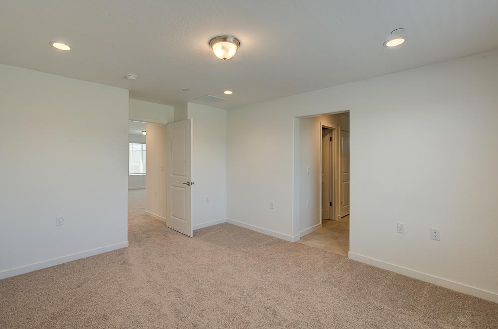 291 Lucas Ave S, Madera, CA 93636