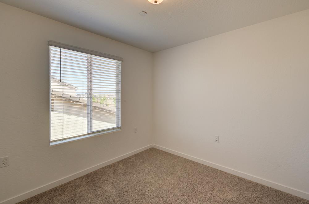 291 Lucas Ave S, Madera, CA 93636