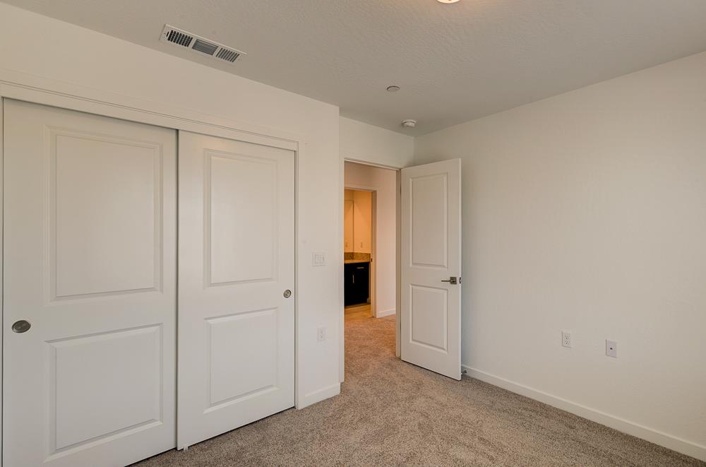 291 Lucas Ave S, Madera, CA 93636