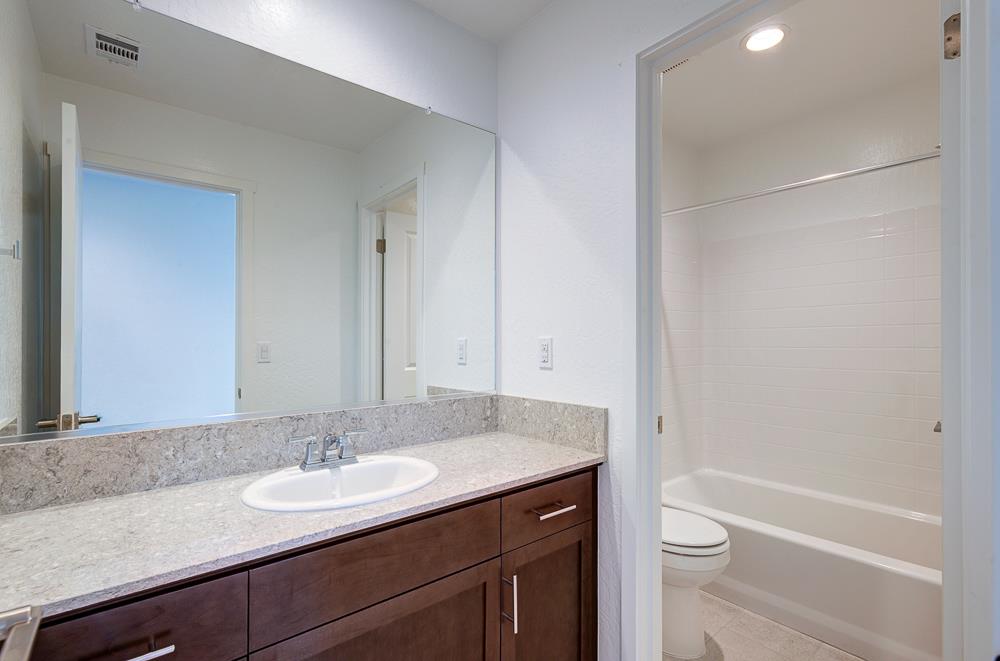 291 Lucas Ave S, Madera, CA 93636