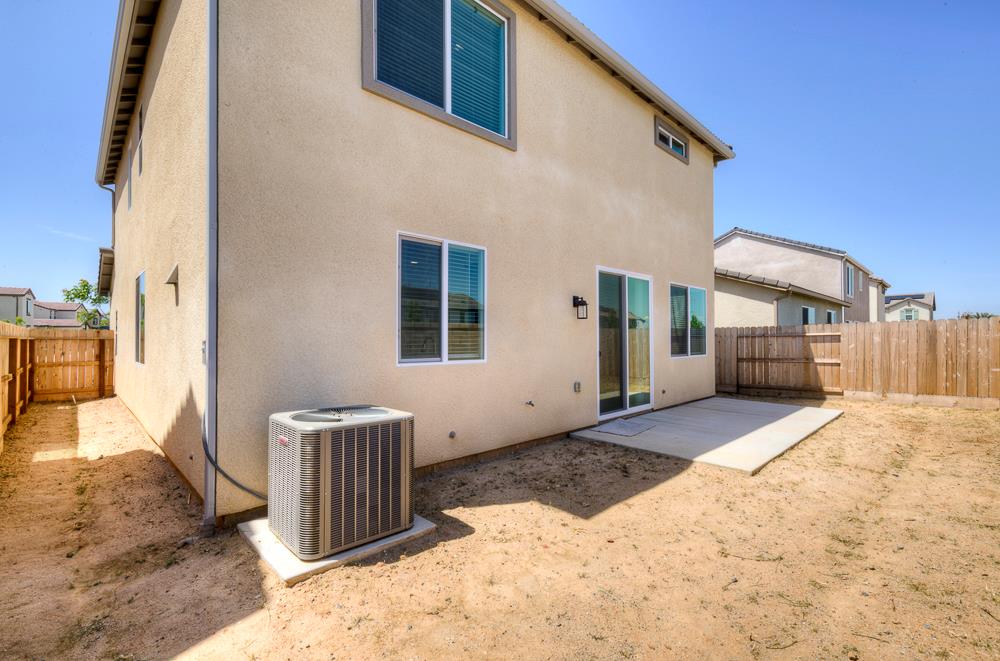 291 Lucas Ave S, Madera, CA 93636