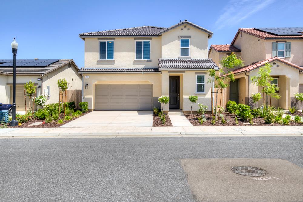 291 Lucas Ave S, Madera, CA 93636