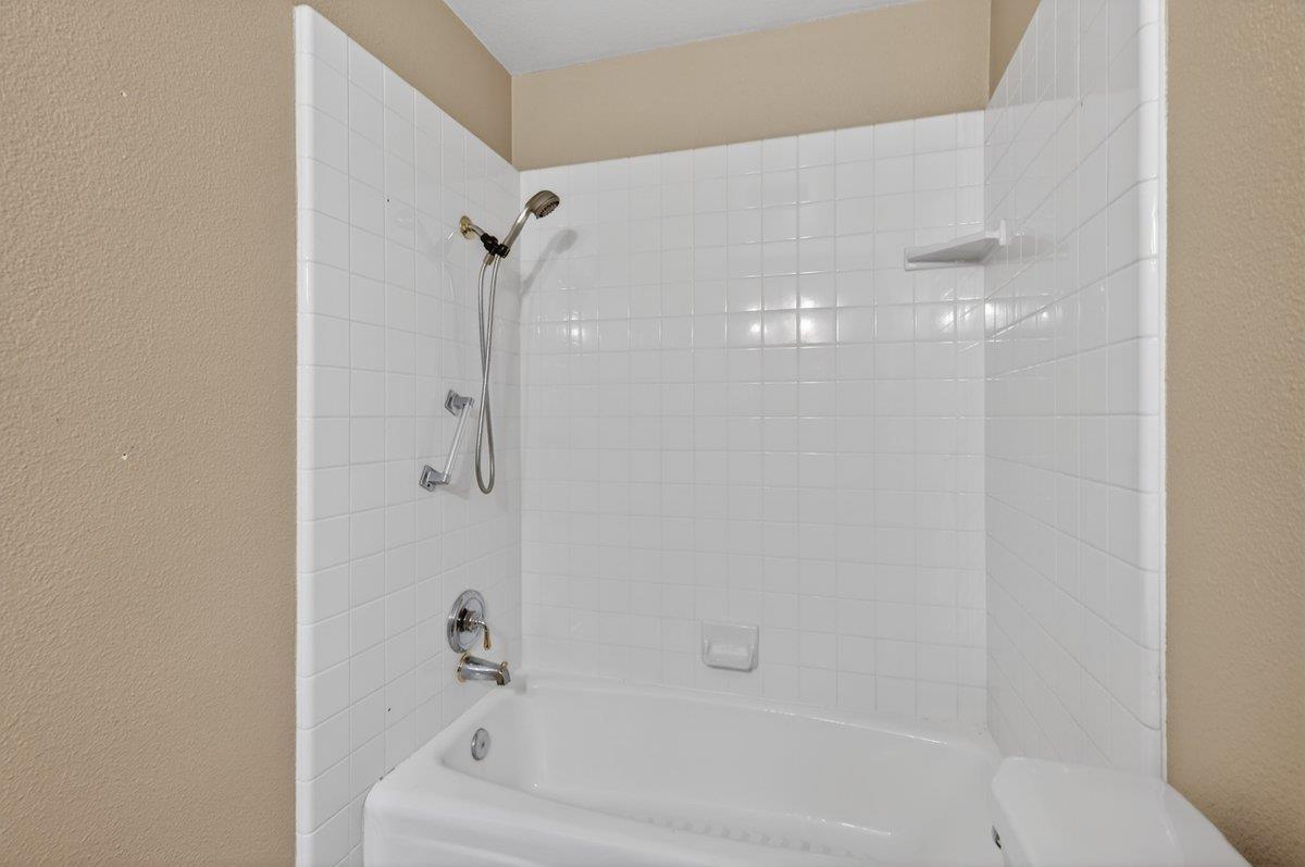 3291 E Los Altos Ave, Fresno, CA 93710