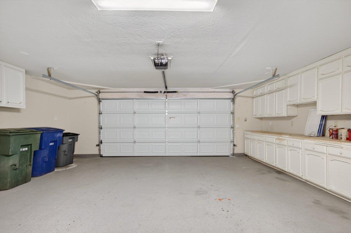 3291 E Los Altos Ave, Fresno, CA 93710