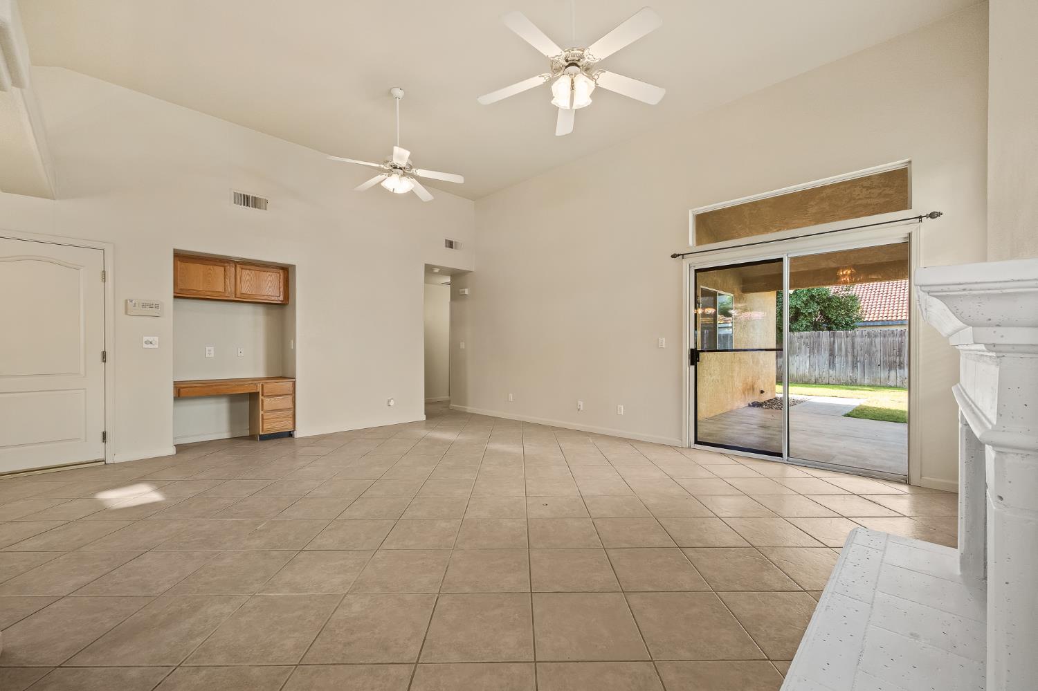 988 Ramona Ave, Clovis, CA 93612