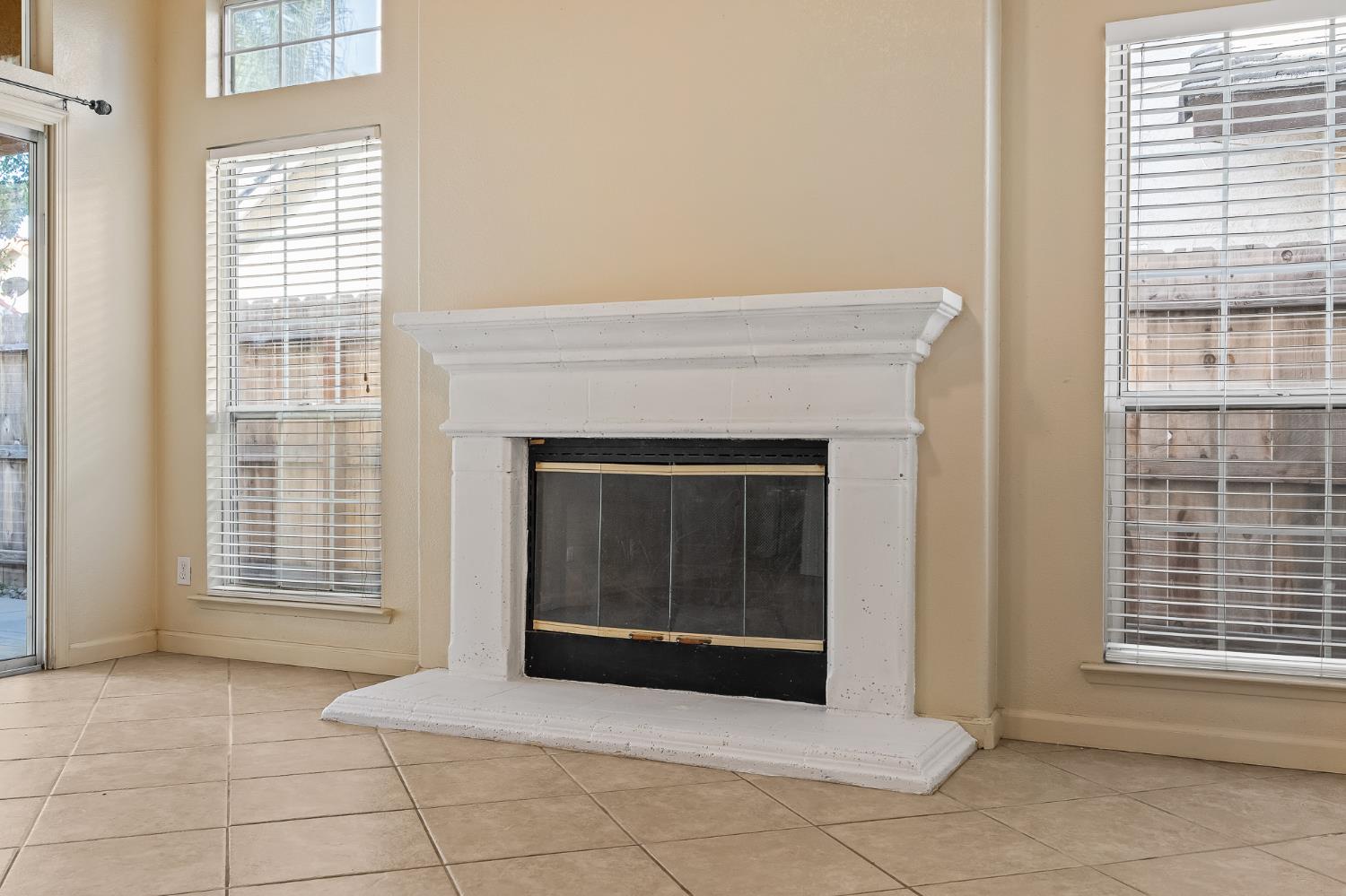 988 Ramona Ave, Clovis, CA 93612