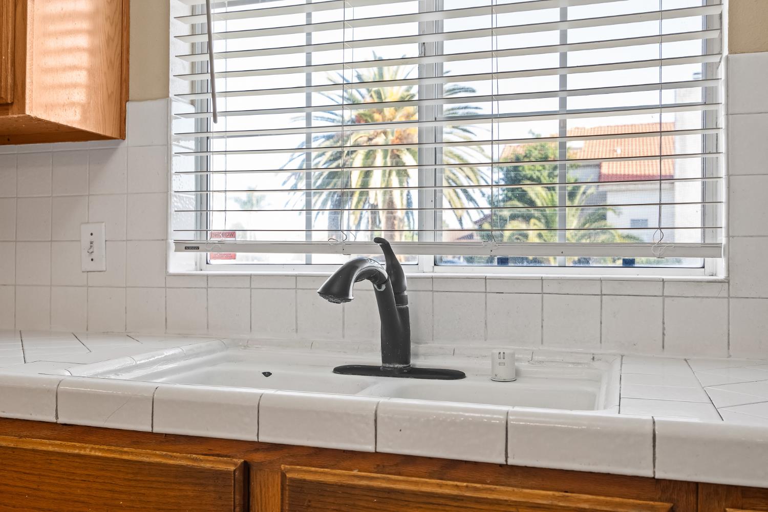 988 Ramona Ave, Clovis, CA 93612