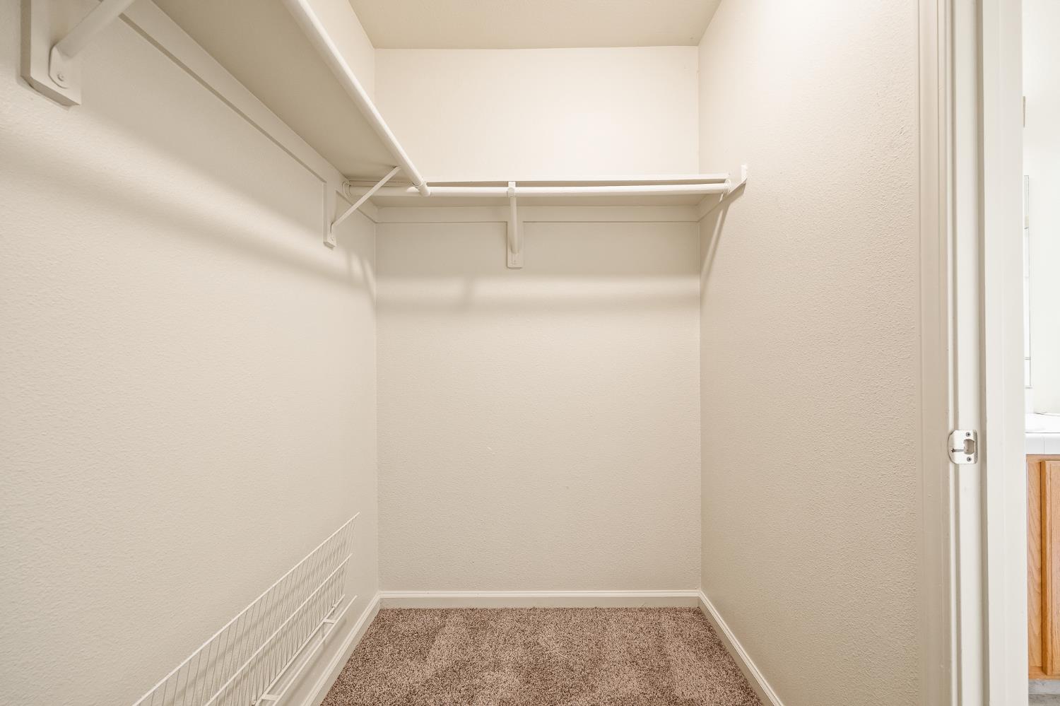 988 Ramona Ave, Clovis, CA 93612