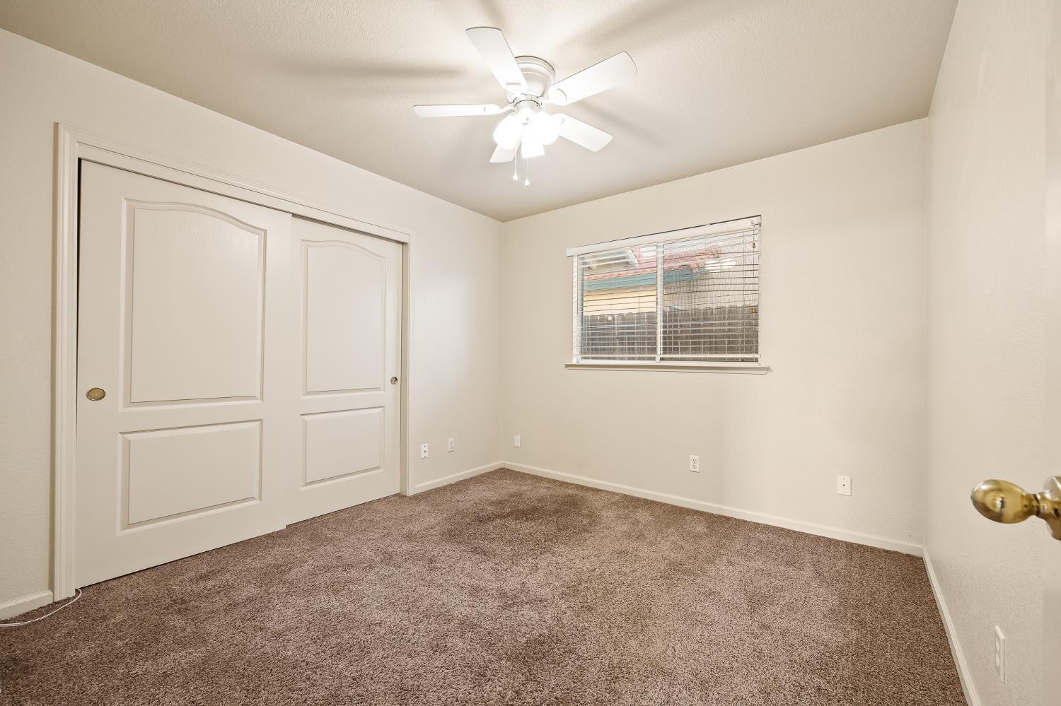 988 Ramona Ave, Clovis, CA 93612